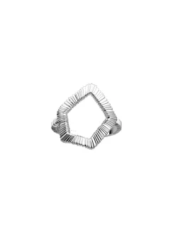 Bague Les Cadettes argentée motif ajouré strié