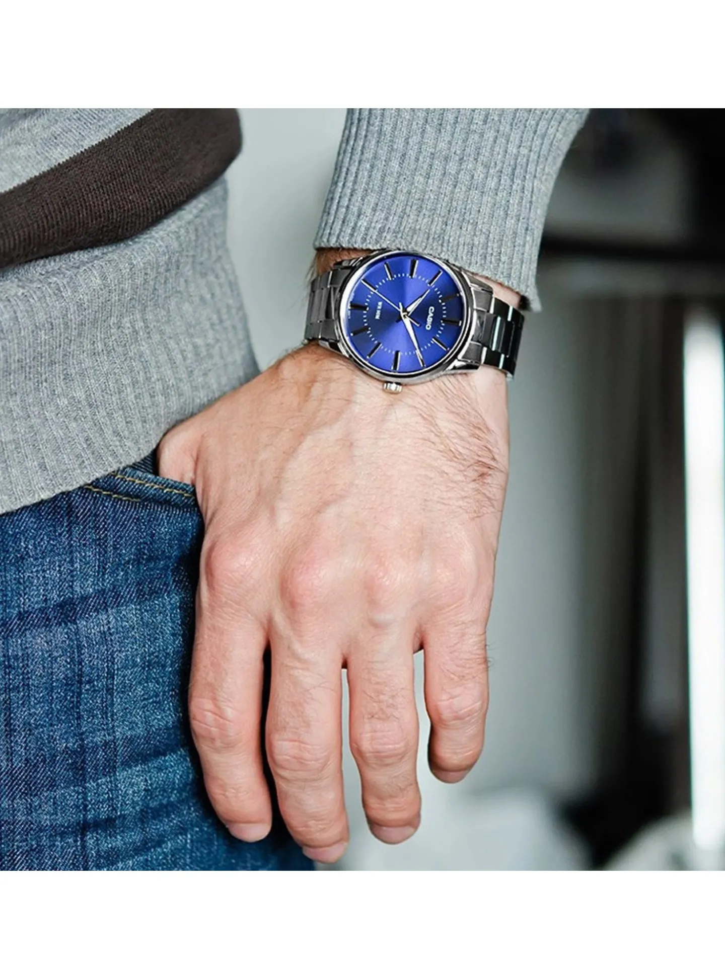 Montre Casio classique acier cadan bleu