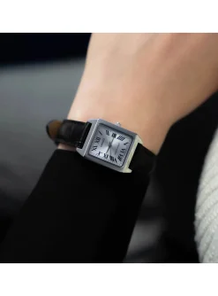 Montre femme Casio chiffres romains cuir noir