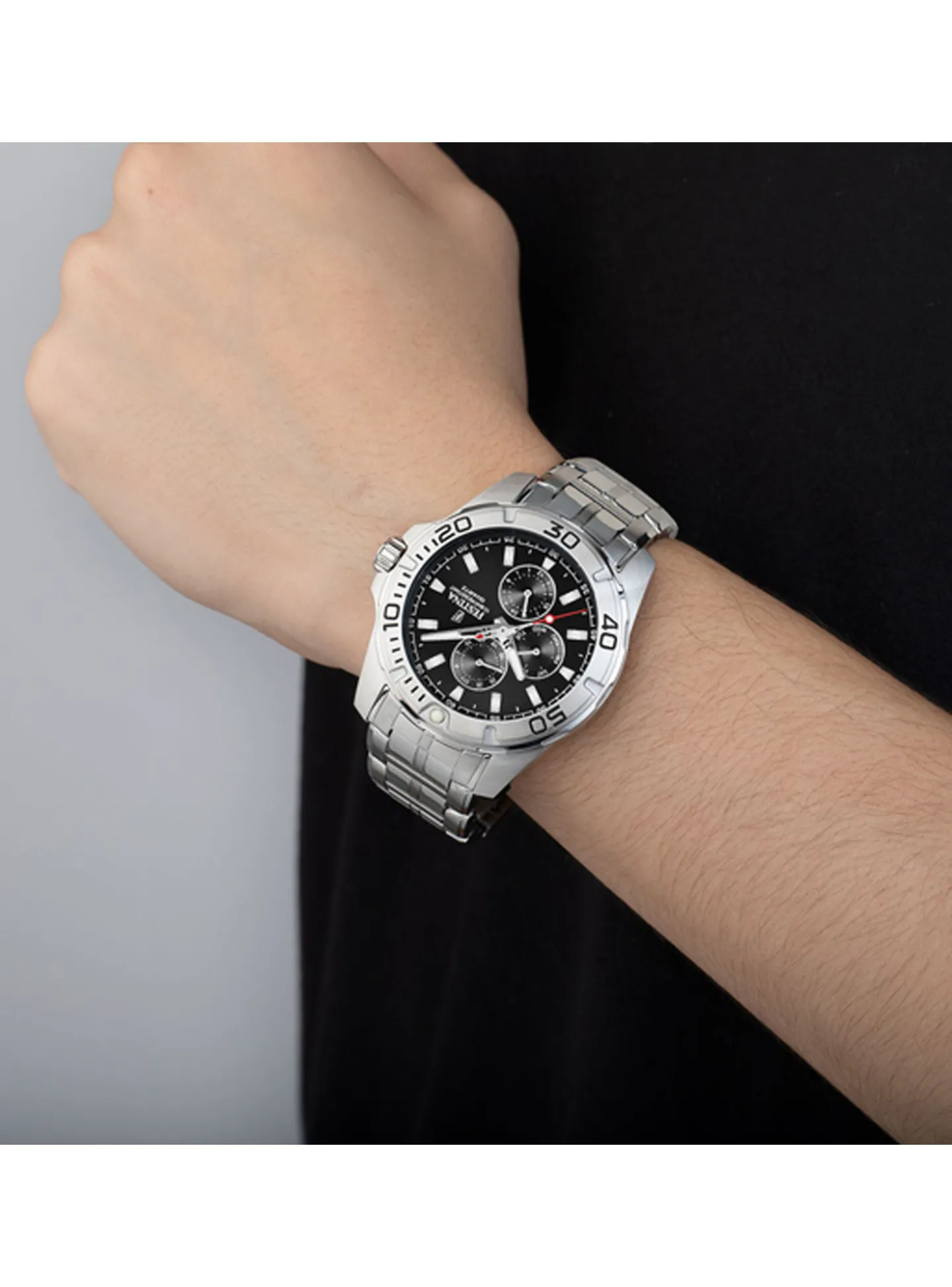 Montre Festina acier cadran noir date