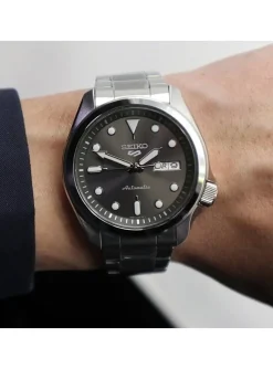 Montre Seiko 5 Sports automatique acier cadran gris