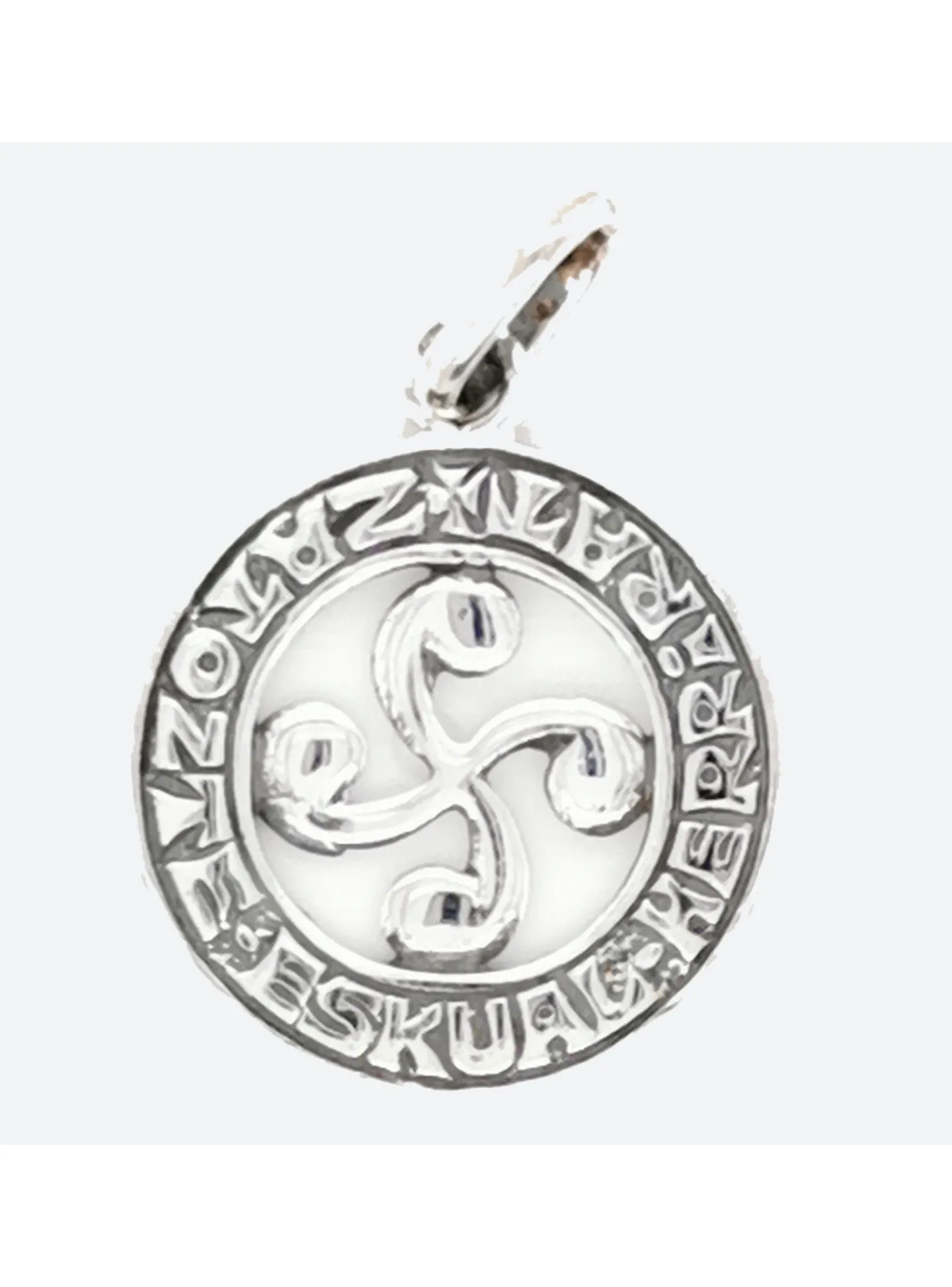 Pendentif croix basque "Lauburu" argent gravé