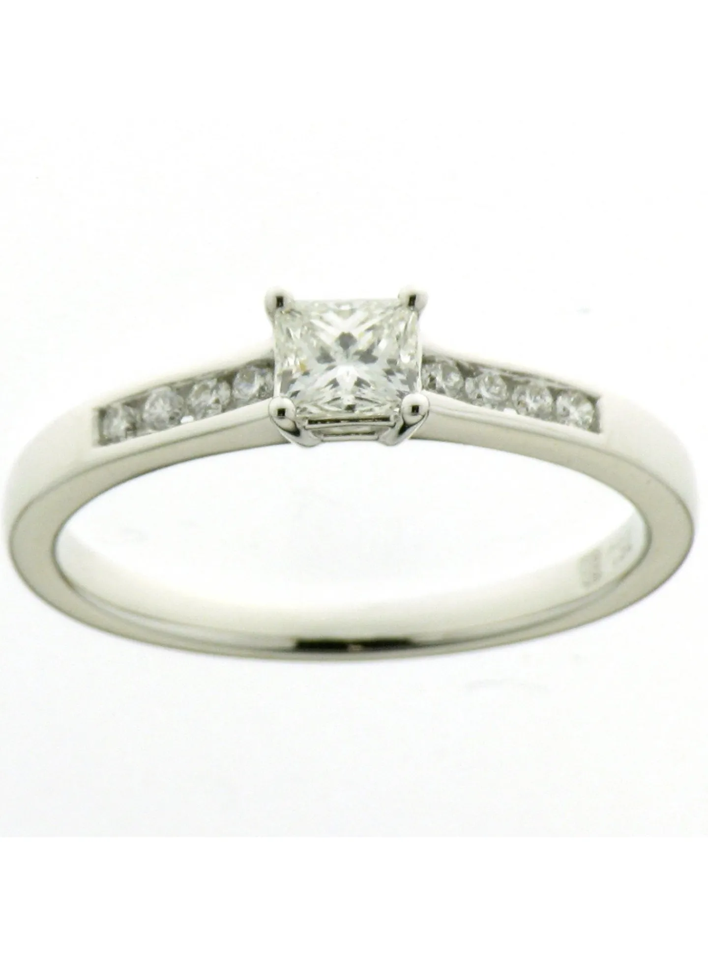 Solitaire accompagné Brillaxis diamants or 18 carats